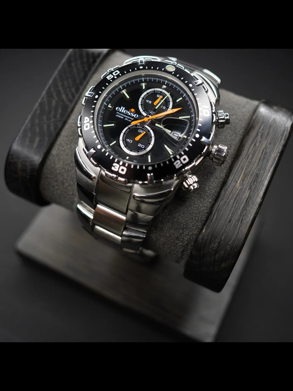 Ellesse Professional 200M Diver Chronograph Black Dial StainlessSteel Mens Watch